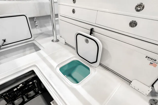 Slide: The Image of Contender 44FA CUSTOM BUILD 44' 2026 - 86