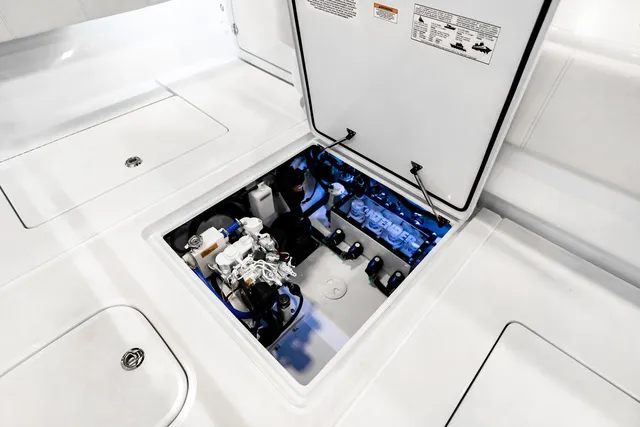 Slide: The Image of Contender 44FA CUSTOM BUILD 44' 2026 - 89
