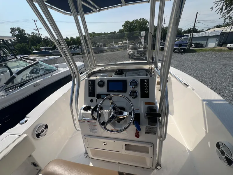 Slide: The Image of Robalo R200ES 2017 - 6
