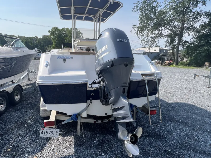 Slide: The Image of Robalo R200ES 2017 - 2