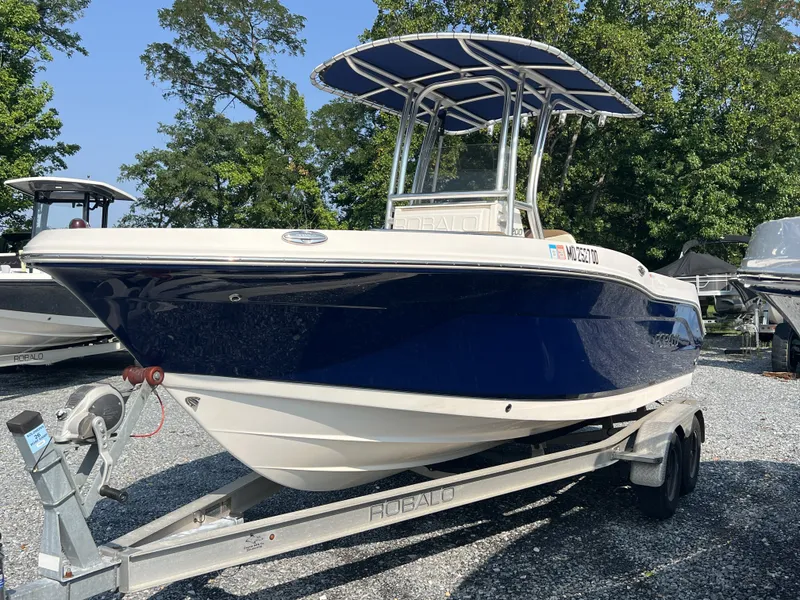 Slide: The Image of Robalo R200ES 2017 - 1