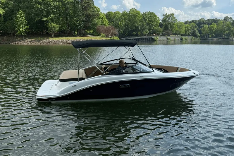 Slide: The Image of Sea Ray SPX 190 2025 - 4