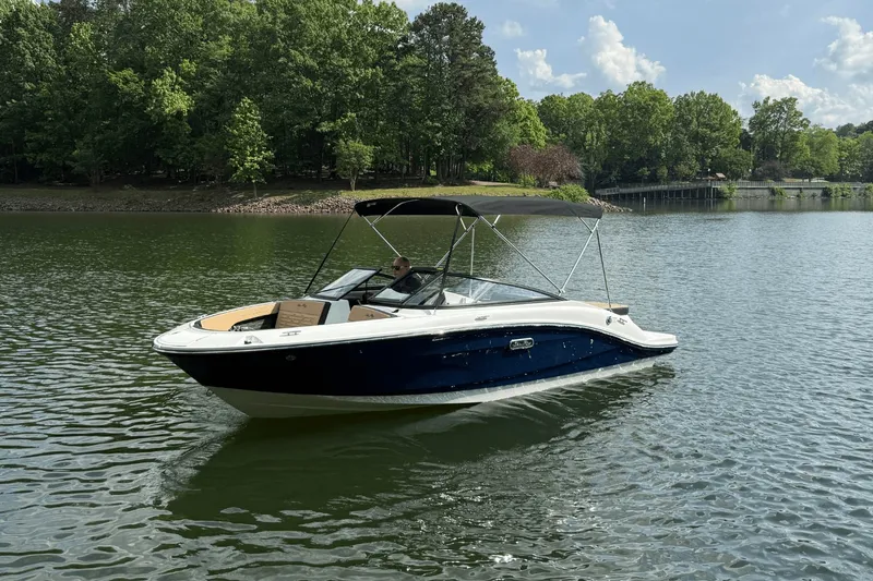 Slide: The Image of Sea Ray SPX 190 2025 - 6