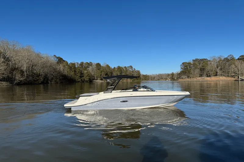 Slide: The Image of Sea Ray SPX 230 2025 - 3