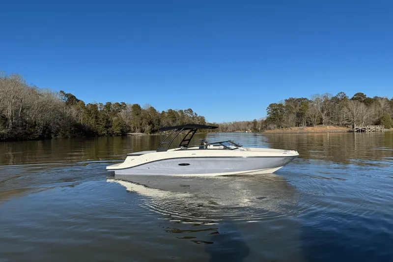 Slide: The Image of Sea Ray SPX 230 2025 - 4