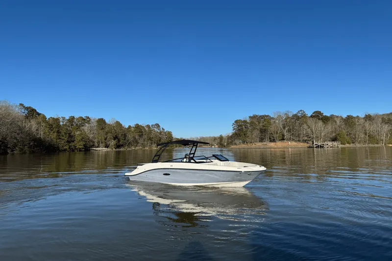 Slide: The Image of Sea Ray SPX 230 2025 - 5