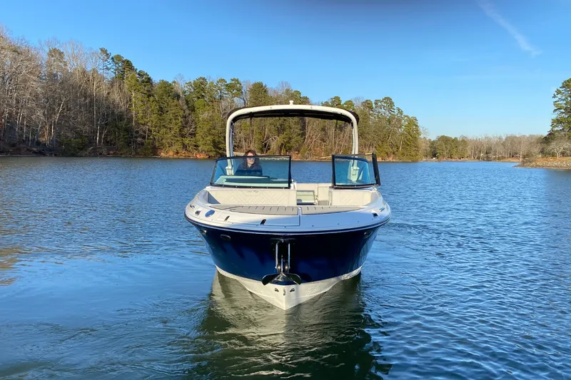 Slide: The Image of Sea Ray SDX 270 2025 - 6