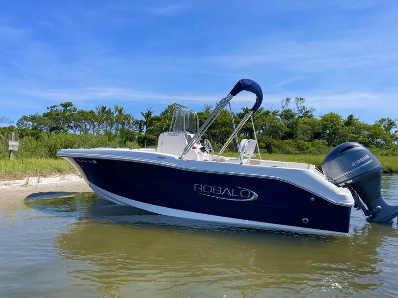 Slide: The Image of Robalo R180 2021 - 13