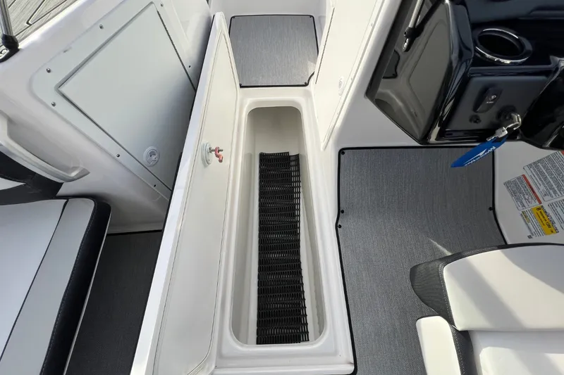 Slide: The Image of Yamaha AR195 2025 - 15