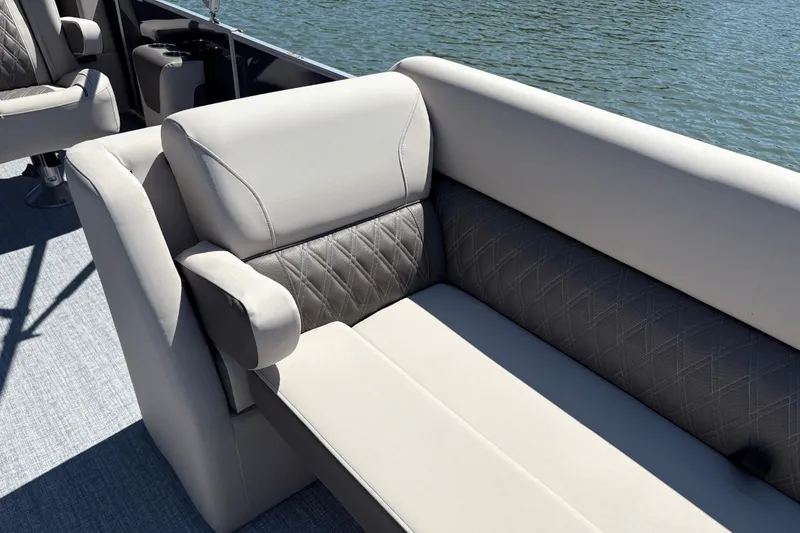 Slide: The Image of Harris 250 Sunliner 2025 - 10