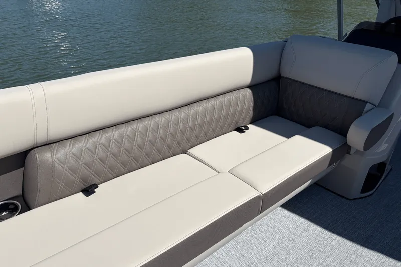 Slide: The Image of Harris 250 Sunliner 2025 - 11