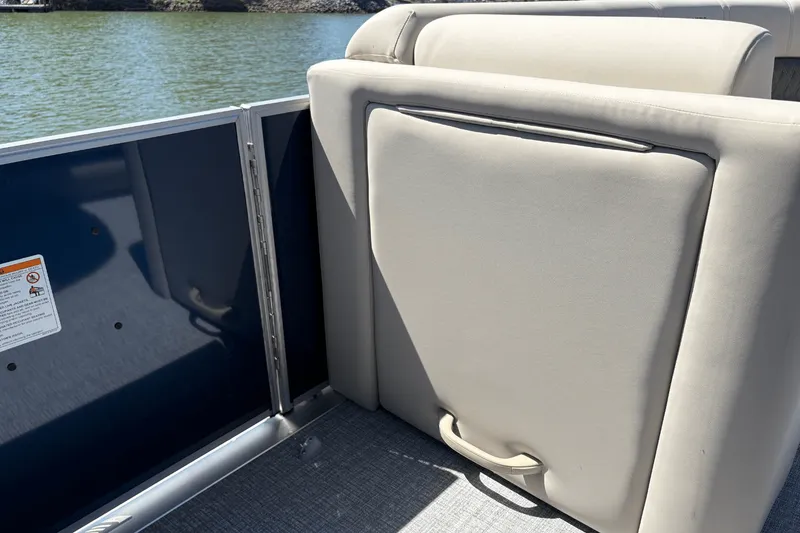 Slide: The Image of Harris 250 Sunliner 2025 - 12