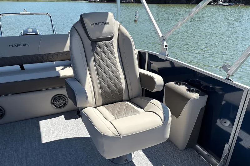 Slide: The Image of Harris 250 Sunliner 2025 - 16