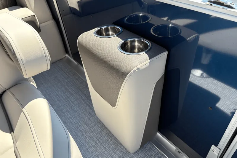 Slide: The Image of Harris 250 Sunliner 2025 - 17