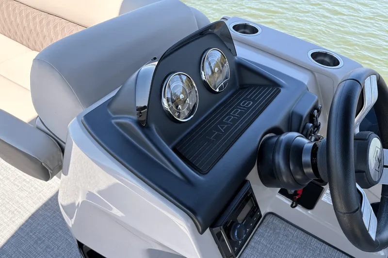 Slide: The Image of Harris 250 Sunliner 2025 - 19