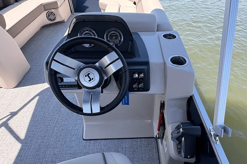 Slide: The Image of Harris 250 Sunliner 2025 - 20