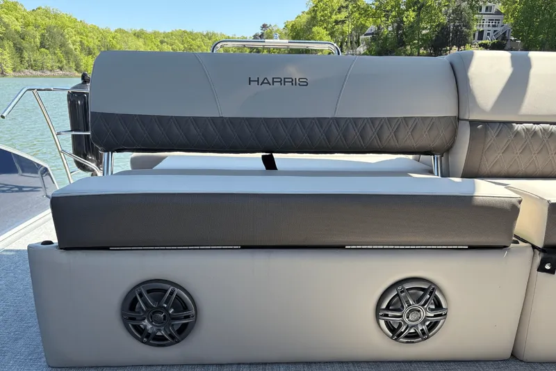 Slide: The Image of Harris 250 Sunliner 2025 - 23