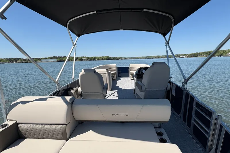 Slide: The Image of Harris 250 Sunliner 2025 - 26