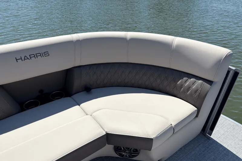 Slide: The Image of Harris 250 Sunliner 2025 - 8