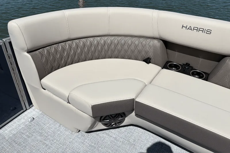 Slide: The Image of Harris 250 Sunliner 2025 - 9