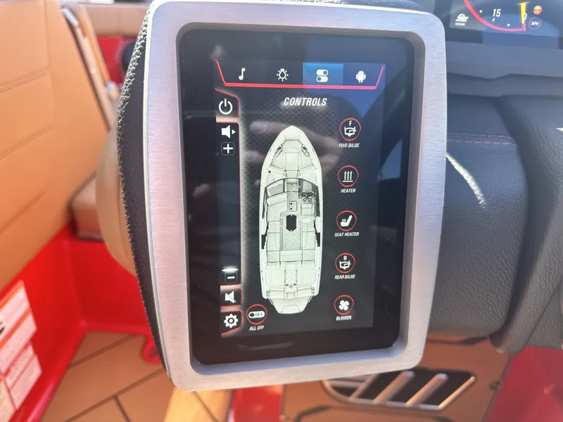 Slide: The Image of Malibu 23 LSV 2024 - 17