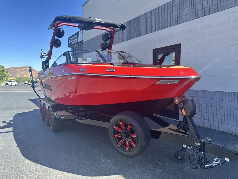 Slide: The Image of Malibu 23 LSV 2024 - 1