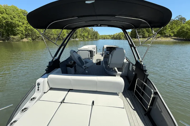 Slide: The Image of Harris 230 Grand Mariner 2025 - 14