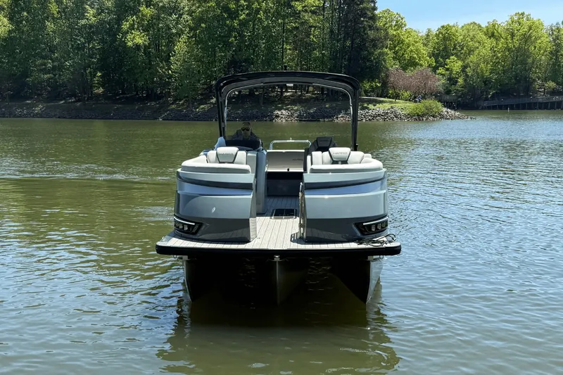 Slide: The Image of Harris 230 Grand Mariner 2025 - 2