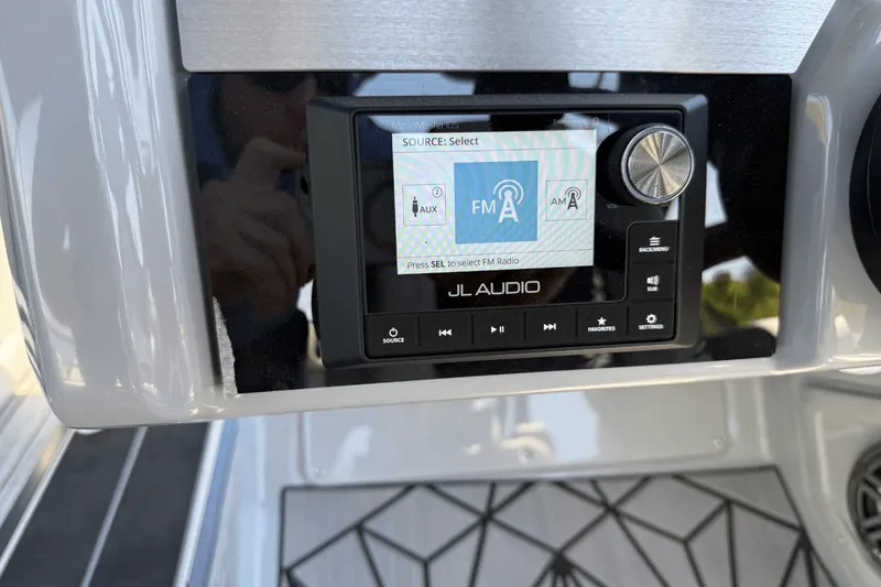 Slide: The Image of Harris 230 Grand Mariner 2025 - 20