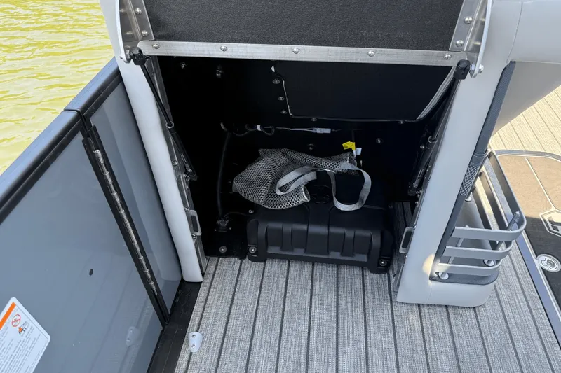 Slide: The Image of Harris 230 Grand Mariner 2025 - 24