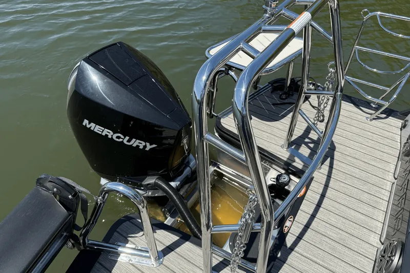 Slide: The Image of Harris 230 Grand Mariner 2025 - 8