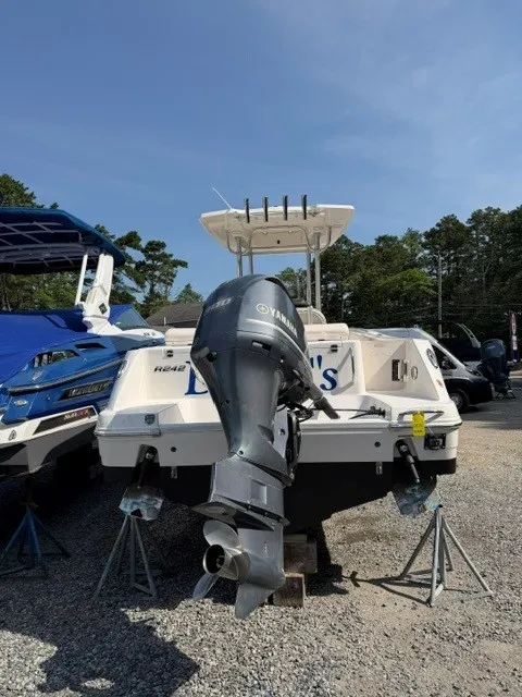 Slide: The Image of Robalo R242 2016 - 3
