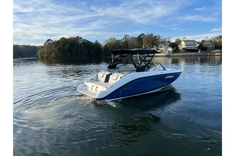 Slide: The Image of Yamaha AR220 2025 - 10