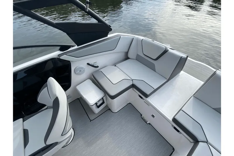 Slide: The Image of Yamaha AR220 2025 - 19