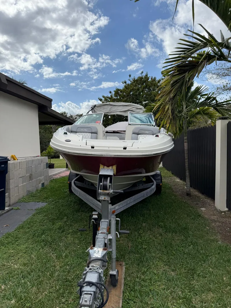 Slide: The Image of Sea Ray 220 Sundeck 2010 - 1