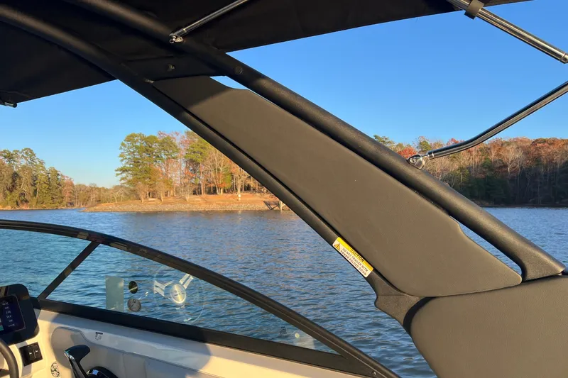 Slide: The Image of Sea Ray SDX 250 Surf 2025 - 10