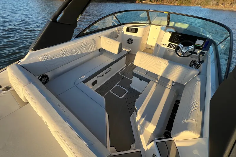 Slide: The Image of Sea Ray SDX 250 Surf 2025 - 11