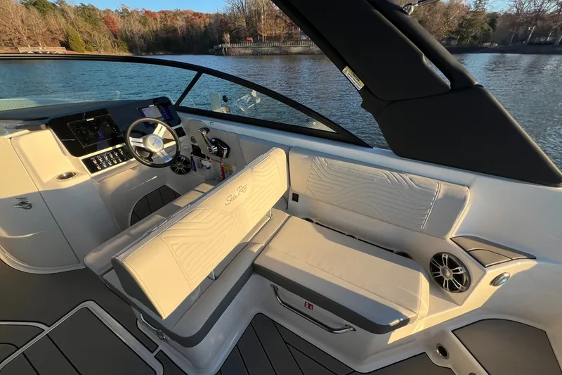 Slide: The Image of Sea Ray SDX 250 Surf 2025 - 13