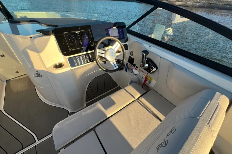 Slide: The Image of Sea Ray SDX 250 Surf 2025 - 14