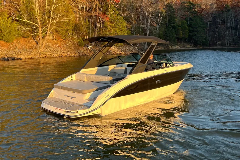 Slide: The Image of Sea Ray SDX 250 Surf 2025 - 5