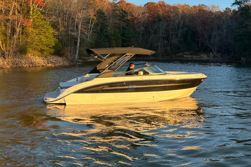 Slide: The Image of Sea Ray SDX 250 Surf 2025 - 6