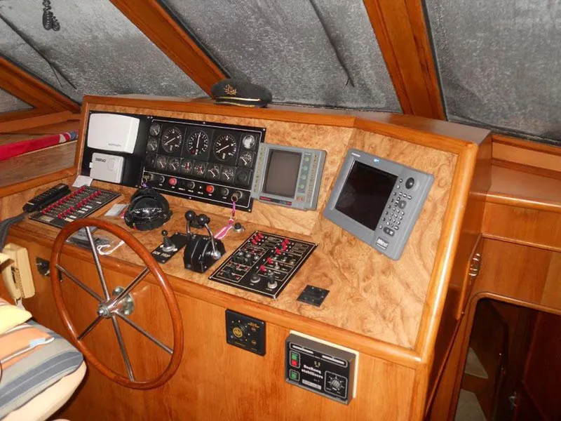 Slide: The Image of Pilothouse Helm Pilothouse Helm - 90625