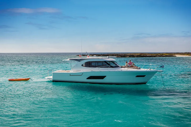 Slide: The Image of Riviera 445 SUV 2026 - 56817