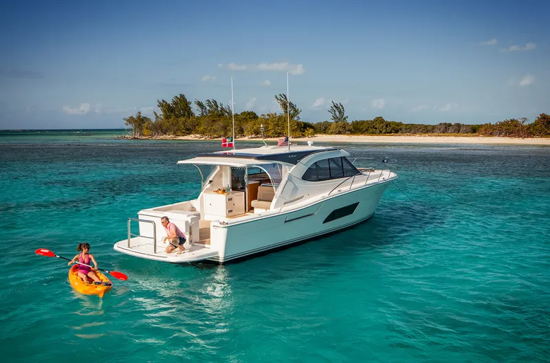 Slide: The Image of Riviera 445 SUV 2026 - 56818