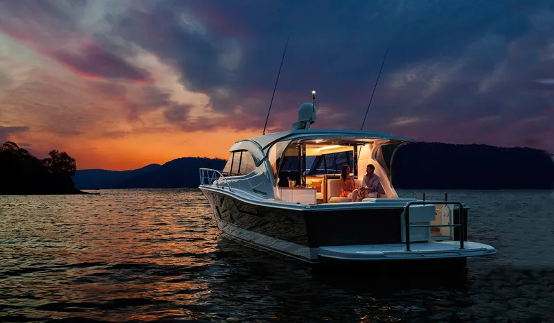 Slide: The Image of Riviera 445 SUV 2026 - 56819