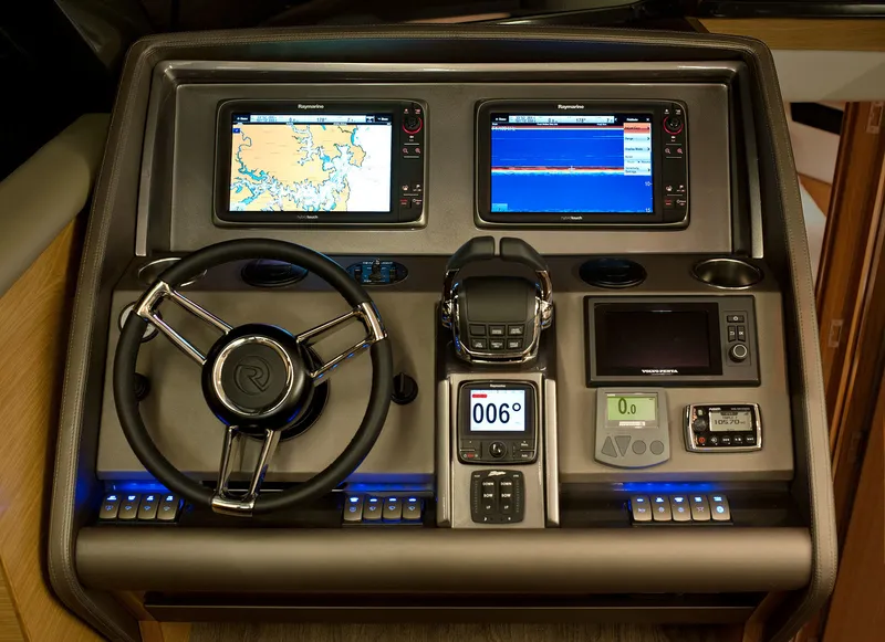 Slide: The Image of Riviera 445 SUV 2026 - 56821