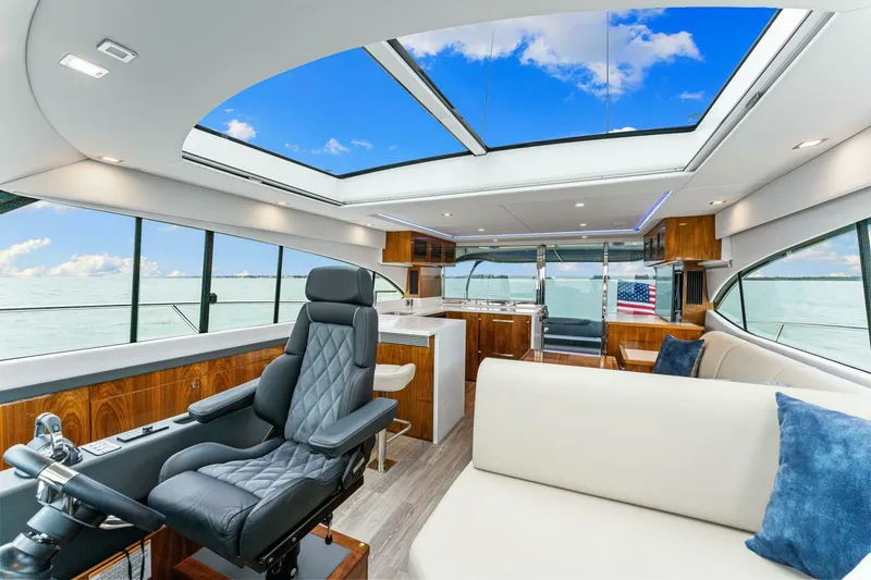 Slide: The Image of 8633437_20221220113923131_1_XLARGE - 3944427