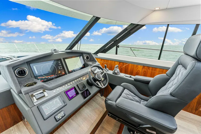 Slide: The Image of 8633437_20221220113932294_1_XLARGE - 3944426