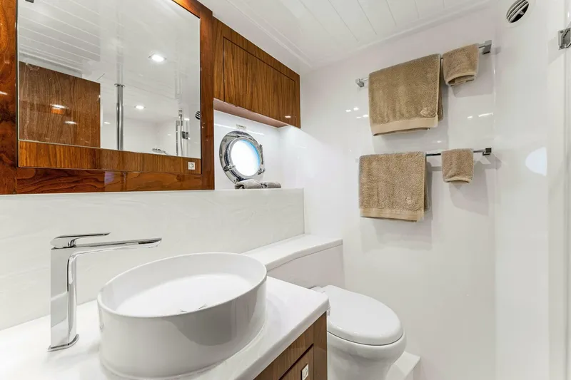 Slide: The Image of 8633437_20221220114146890_1_XLARGE - 3944422