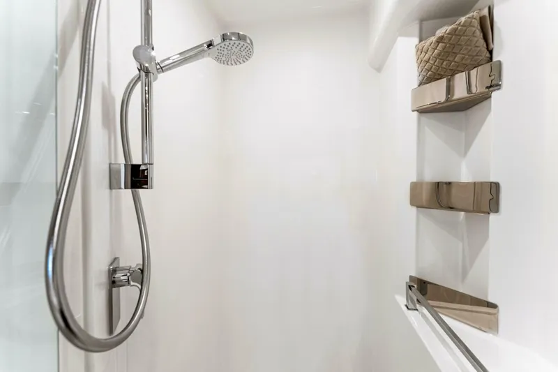 Slide: The Image of 8633437_20221220114156458_1_XLARGE - 3944421